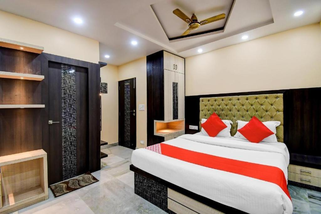 Dharmatala Inn Kolkata Luaran gambar